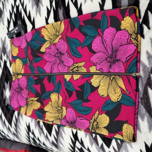 Pencil skirt - Picture 2 of 6